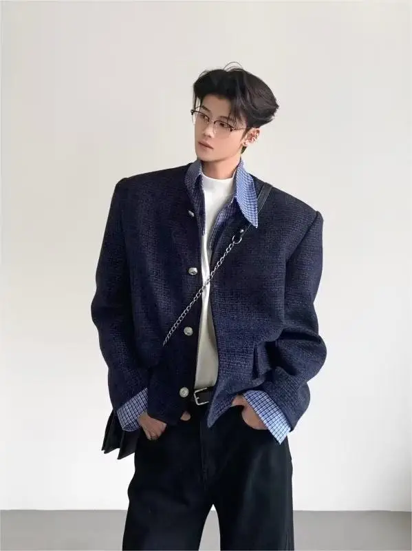 High nce Faionable Men's Jaet with irt Collar And Stripe Design Luxury Brand Fake Two-Piece Stand Fit
High nce Faionable Men's Jaet with irt Collar And Stripe Design Luxury Brand Fake Two-Piece Stand Fit