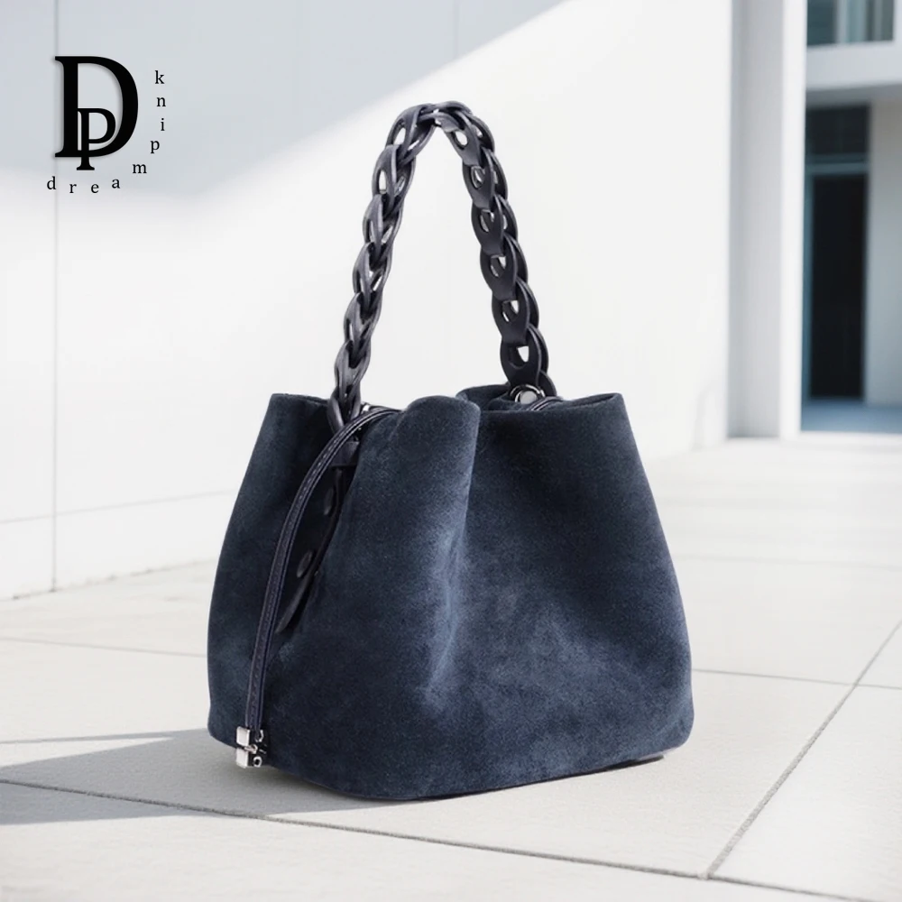 Luxury Designers Suede Leather Bucket Bag Weave Handle Velvet Square Lady Handbag Original Brand Women Rectangular Shoulder Bag
Luxury Designers Suede Leather Bucket Bag Weave Handle Velvet Square Lady Handbag Original Brand Women Rectangular Shoulder Bag