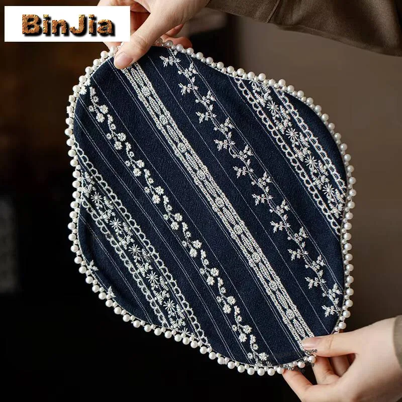 Ethnic Purplish Blue Jacquard Fabric Double-sided Tea Table Mats Antique Drink Coaster Dinner Table Cloth Mat Tea Set Decoration
Ethnic Purplish Blue Jacquard Fabric Double-sided Tea Table Mats Antique Drink Coaster Dinner Table Cloth Mat Tea Set Decoration