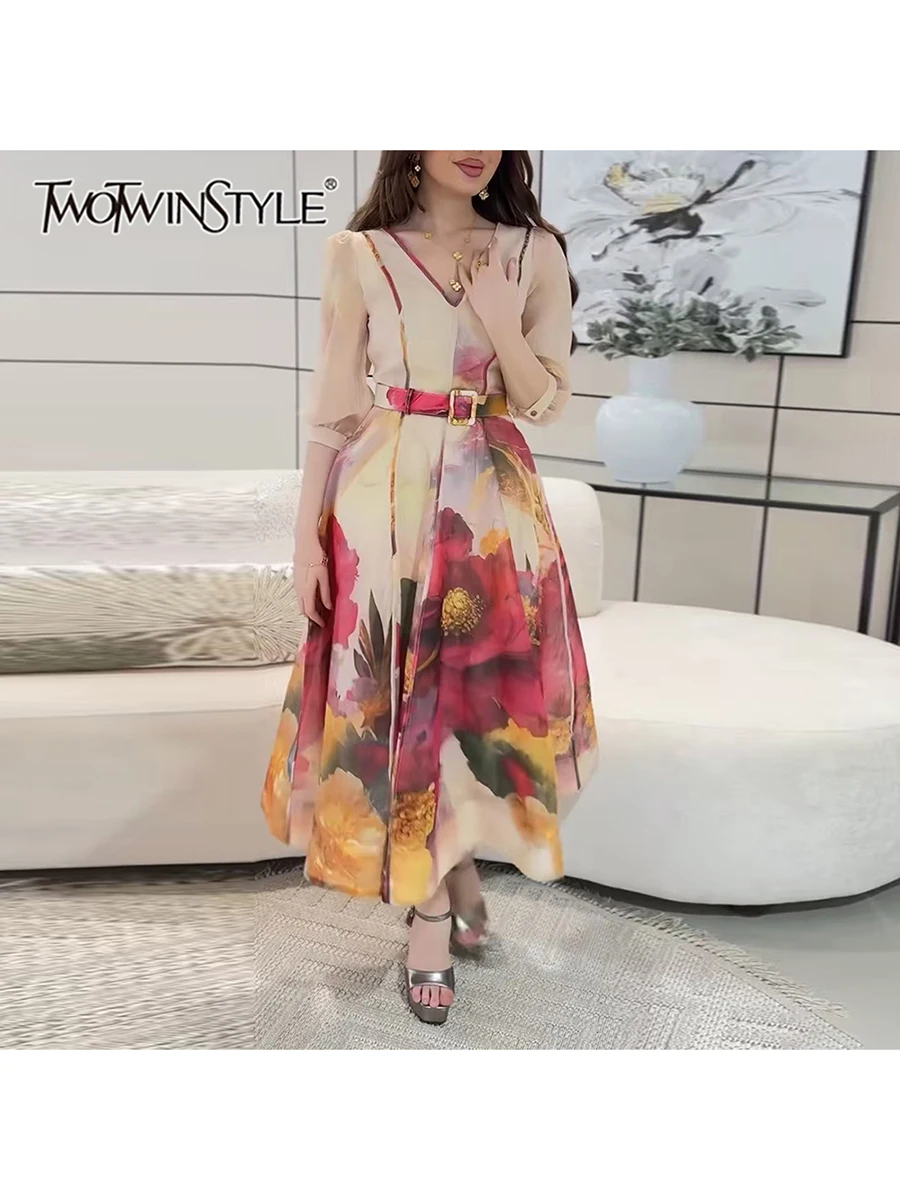 TWOTWINSTYLE Hit Color Printing Spliced Folds Dresses for Women V Neck Long Sleeves High Waist Patchwork Belt Dress Female New
TWOTWINSTYLE Hit Color Printing Spliced Folds Dresses for Women V Neck Long Sleeves High Waist Patchwork Belt Dress Female New