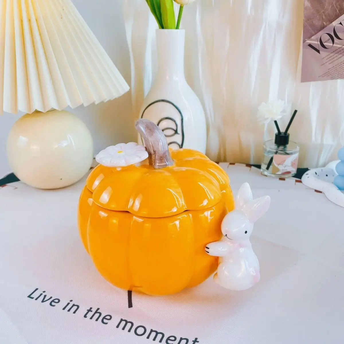 Cartoon Bowl Rabbit Hugs Pumpkin Office Instant Noodles Student Dormitory Easy Clean Ceramic Soup Bowls Halloween Gift
Cartoon Bowl Rabbit Hugs Pumpkin Office Instant Noodles Student Dormitory Easy Clean Ceramic Soup Bowls Halloween Gift