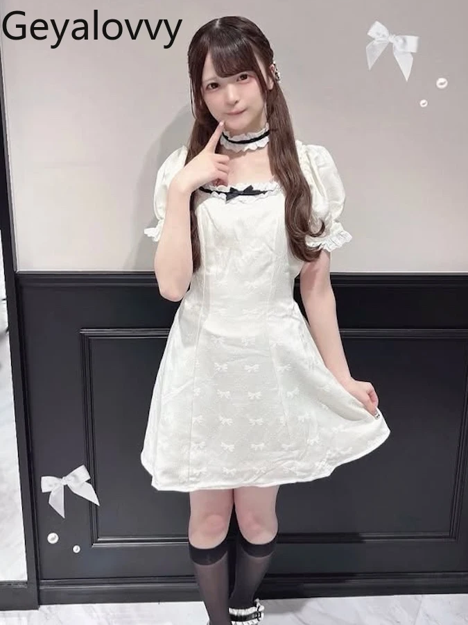 Japanese Mine Gothic Bow Lace Splicing Short-sleeved Mini Dress with Collar Fashionable Waist A-line White and Black Dress Women
Japanese Mine Gothic Bow Lace Splicing Short-sleeved Mini Dress with Collar Fashionable Waist A-line White and Black Dress Women