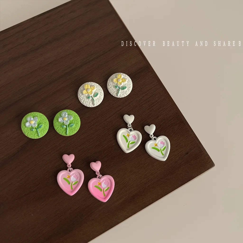 DIY accessories Mori small fresh flower earrings female Korean sweet temperament love stud earrings ins wind cute fashion ear je
DIY accessories Mori small fresh flower earrings female Korean sweet temperament love stud earrings ins wind cute fashion ear je