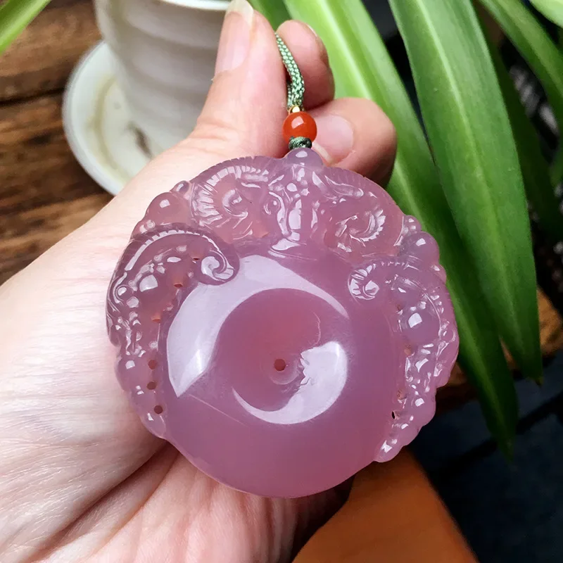 Natural Emperor Purple Sanyang Kaitai Pendant Purple Chalcedony Accessories Men's and Women's
Natural Emperor Purple Sanyang Kaitai Pendant Purple Chalcedony Accessories Men's and Women's