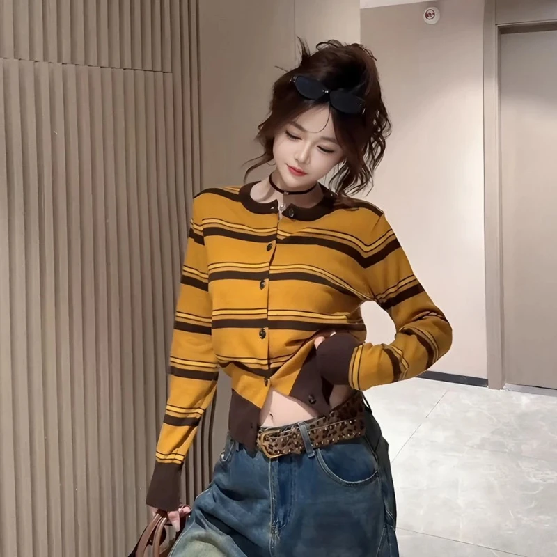 Women Clothing Button Knitting Striped Contrast Trend Cardigan Spring Autumn Long Sleeve Youth Casual Sweaters Fashion Elegant
Women Clothing Button Knitting Striped Contrast Trend Cardigan Spring Autumn Long Sleeve Youth Casual Sweaters Fashion Elegant