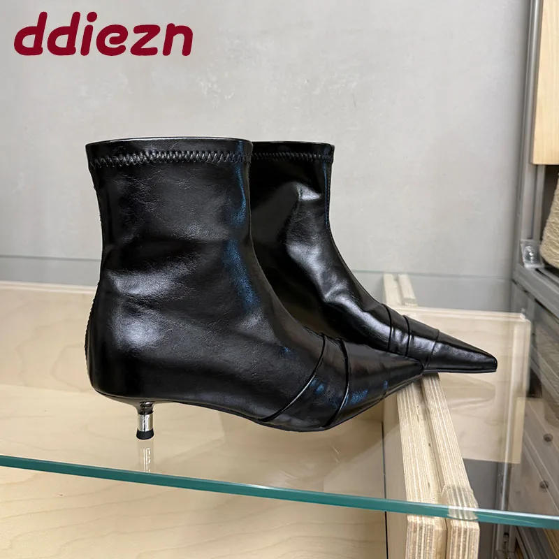 Женская обувь на низком каблуке, женские эластичные ботильоны, женские туфли-лодочки, модные современные женские короткие ботинки с острым носком, туфли без шнуровки
Женская обувь на низком каблуке, женские эластичные ботильоны, женские туфли-лодочки, модные современные женские короткие ботинки с острым носком, туфли без шнуровки