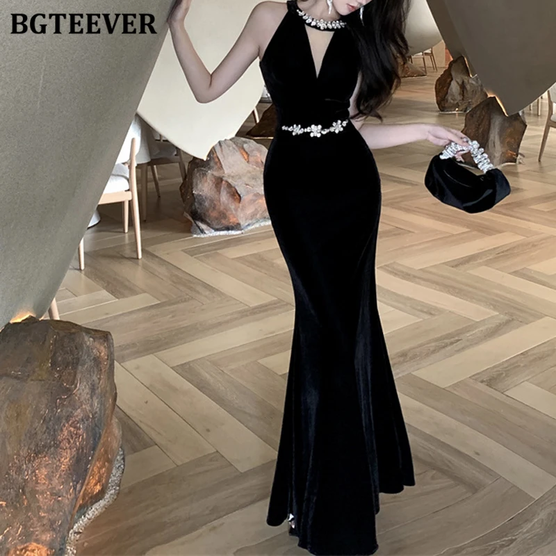 Элегантное женское платье BGTEEVER на осень-зиму с V-образным вырезом, без рукавов, фасон «русалка», для вечеринок, стильное, облегающее, из вельвета, с эффектом утягивания бедер
Элегантное женское платье BGTEEVER на осень-зиму с V-образным вырезом, без рукавов, фасон «русалка», для вечеринок, стильное, облегающее, из вельвета, с эффектом утягивания бедер