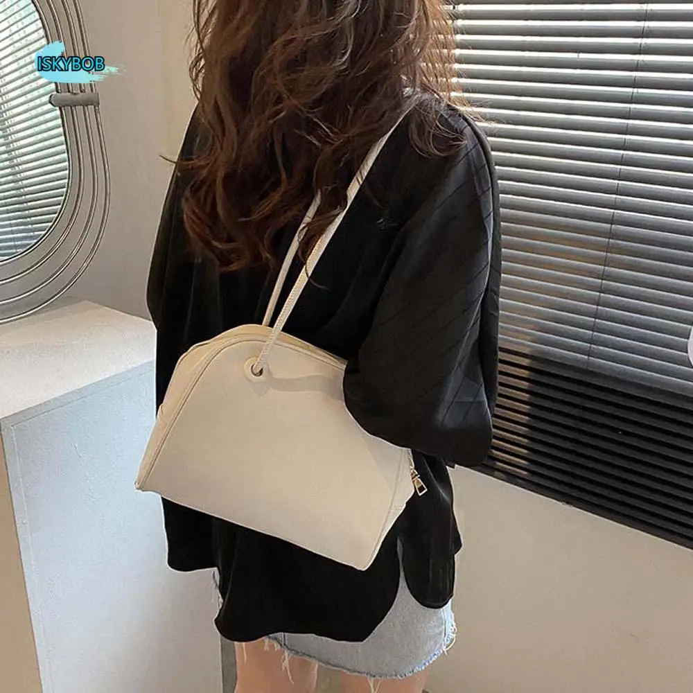 Elegant Soft PU Tote Bag Anti-splash Water Large Capacity Square Underarm Bag Black French Style Solid Color Shoulder Bag School
Elegant Soft PU Tote Bag Anti-splash Water Large Capacity Square Underarm Bag Black French Style Solid Color Shoulder Bag School