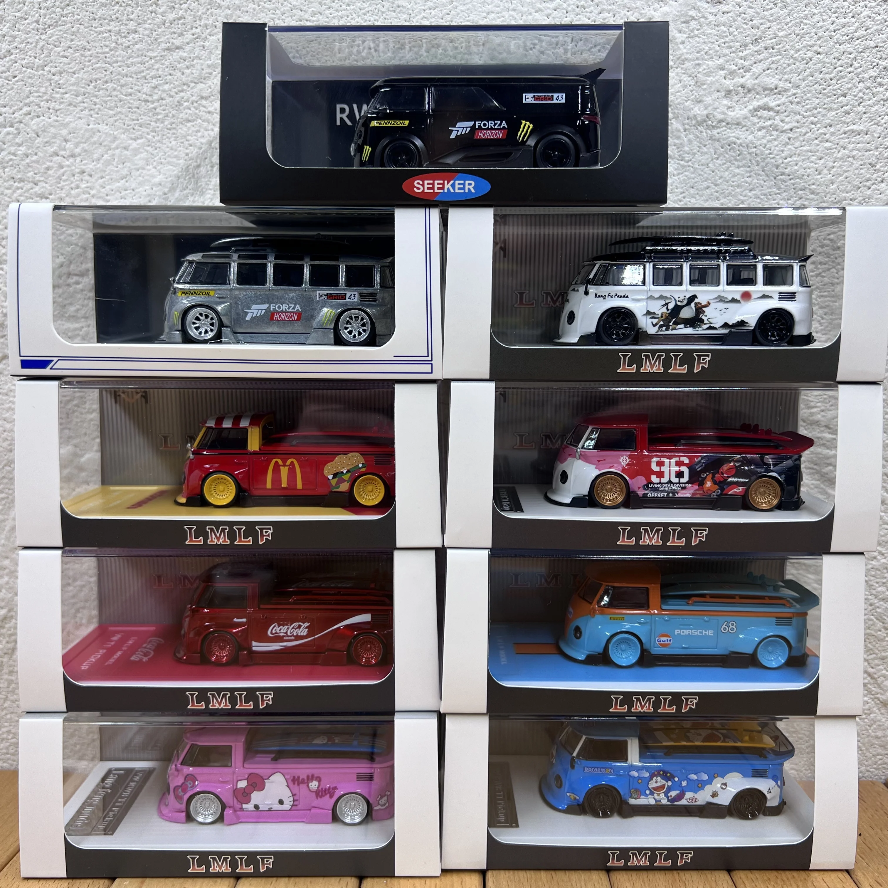 Diecast 1:64 Scale VW T1 RBW Style Wide-body Van Scene Alloy Car Model Collectible Toy Gift Souvenir Display Ornament
Diecast 1:64 Scale VW T1 RBW Style Wide-body Van Scene Alloy Car Model Collectible Toy Gift Souvenir Display Ornament