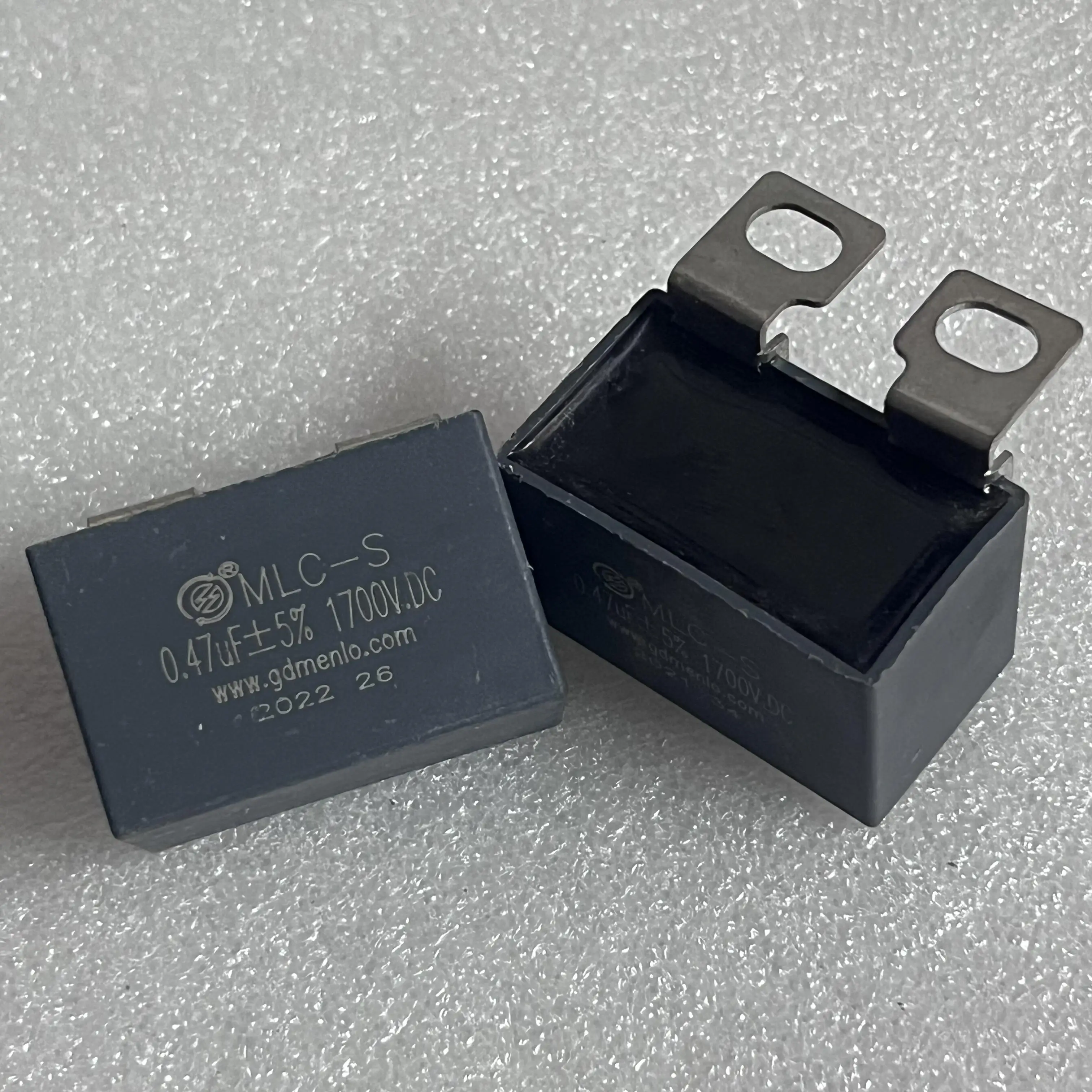 5PCS/MLC-S type 0.47UF 1700V DC non-inductive IGBT absorption protection film capacitor
5PCS/MLC-S type 0.47UF 1700V DC non-inductive IGBT absorption protection film capacitor