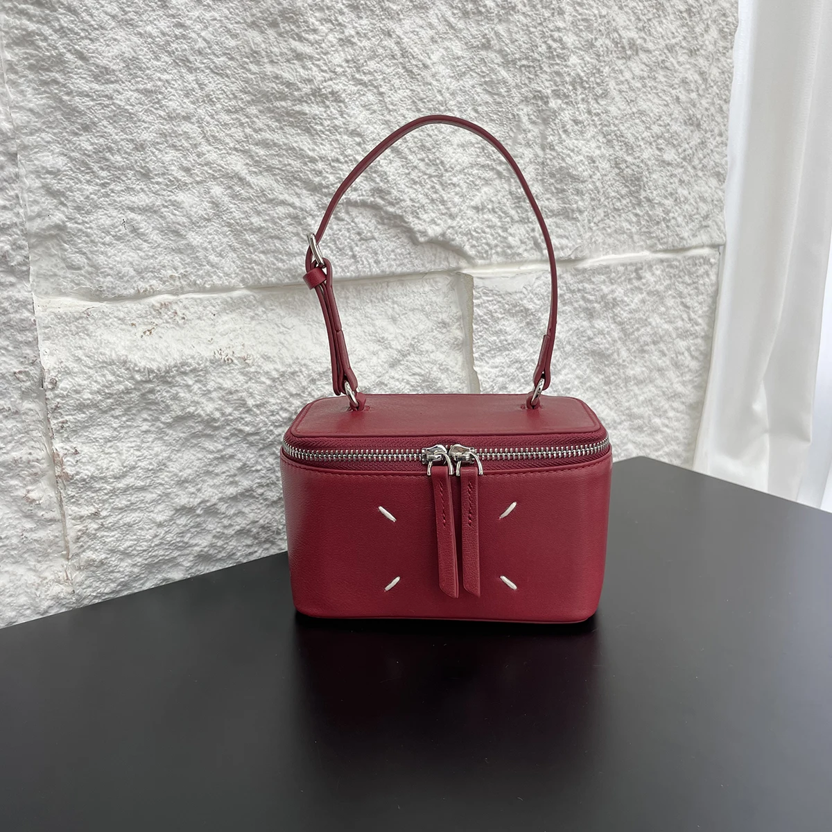 Top Layer Leather Handbag Faionable Versatile oulder Crossbody eup Box Small Square Bag Korean Sle Daily Use
Top Layer Leather Handbag Faionable Versatile oulder Crossbody eup Box Small Square Bag Korean Sle Daily Use
