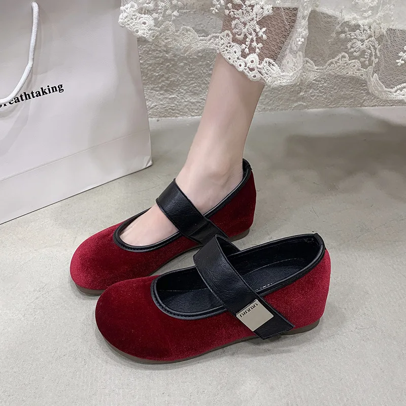 Retro Suede Low-heeled Women's Single Shoes (2026 Korean Version) - Soft, Fashionable and Comfortable Mid-heeled Women's Shoes
Retro Suede Low-heeled Women's Single Shoes (2026 Korean Version) - Soft, Fashionable and Comfortable Mid-heeled Women's Shoes