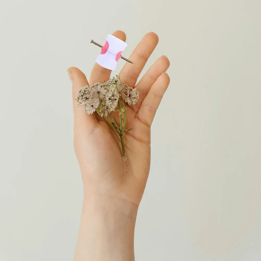 2Pcs Fake Nail Through Finger Halloween Prank Props Scary Bloody Trick Horror Joke Small Hands Kids Pranks Prank Toys
2Pcs Fake Nail Through Finger Halloween Prank Props Scary Bloody Trick Horror Joke Small Hands Kids Pranks Prank Toys