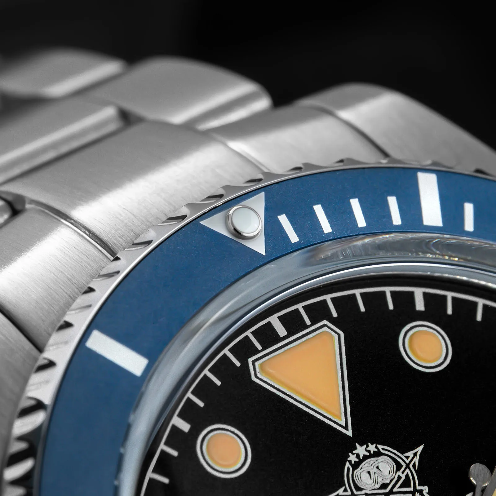 ADDIESDIVE New Luxury Men's Watch 200m Retro C3 Super Luminous Bubble Mirror Glass Ceramic Bezel Japan 2115 Quartz Watch For Men
ADDIESDIVE New Luxury Men's Watch 200m Retro C3 Super Luminous Bubble Mirror Glass Ceramic Bezel Japan 2115 Quartz Watch For Men