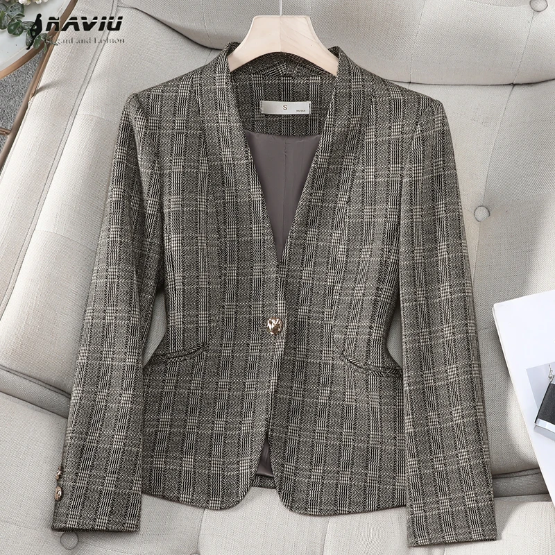 NAVIU серый клетчатый приталенный повседневный утепленный пригородный пиджак женский осенне-зимний новый стильный пиджак с v-образным вырезом профессиональное пальто
NAVIU серый клетчатый приталенный повседневный утепленный пригородный пиджак женский осенне-зимний новый стильный пиджак с v-образным вырезом профессиональное пальто