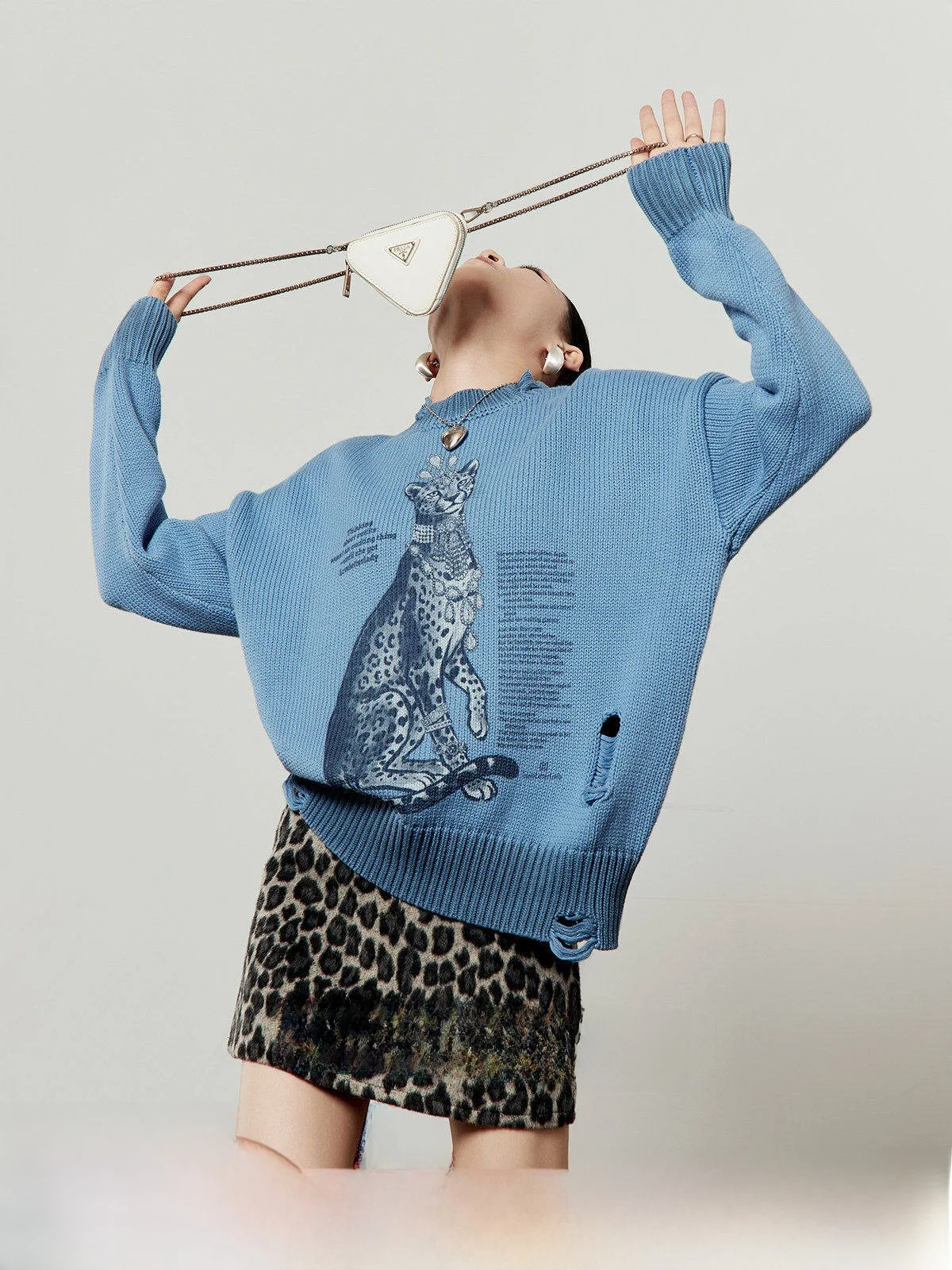 Queen Blue Knitted Sweater Women's Loose Fit Long Sleeve Casual Style Vintage Hole Design Spring New Arrival by Zhou Li Wu
Queen Blue Knitted Sweater Women's Loose Fit Long Sleeve Casual Style Vintage Hole Design Spring New Arrival by Zhou Li Wu