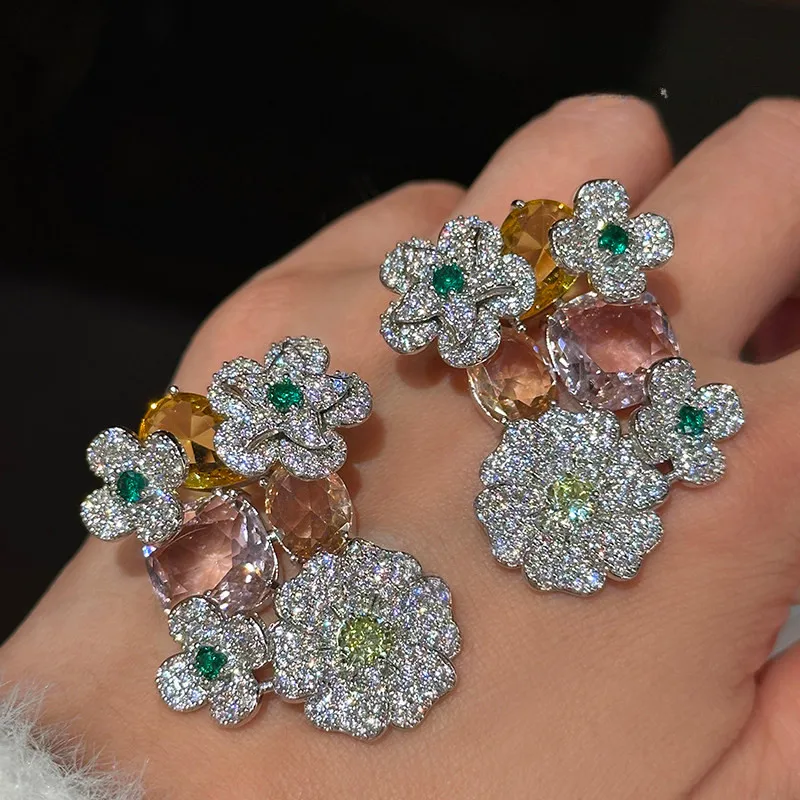 Long Zircon Elegant New Light Luxury Flower Earrings
Long Zircon Elegant New Light Luxury Flower Earrings