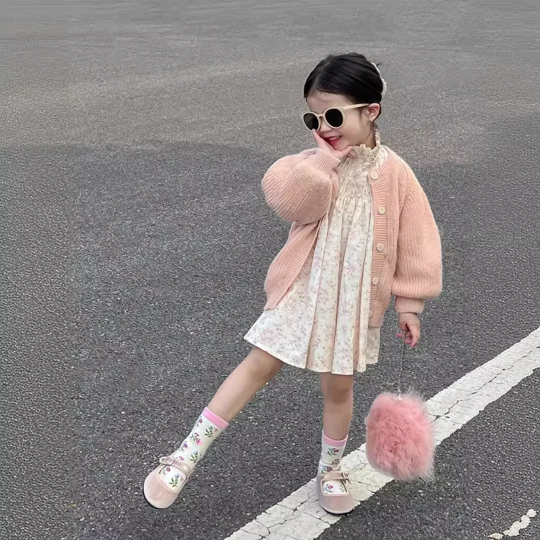 Girls' Autumn Temperament Sweet Pink Mohair Sweater Cardigan Stand-up Collar Pink Floral Dress Set Fashion Casual
Girls' Autumn Temperament Sweet Pink Mohair Sweater Cardigan Stand-up Collar Pink Floral Dress Set Fashion Casual