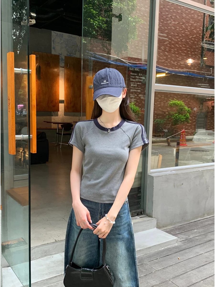 Korean Sle ort Sve T-irt Women's Summer New Slimming Small Size Top Faionable oulder Stripe Design Good Taste 
Korean Sle ort Sve T-irt Women's Summer New Slimming Small Size Top Faionable oulder Stripe Design Good Taste