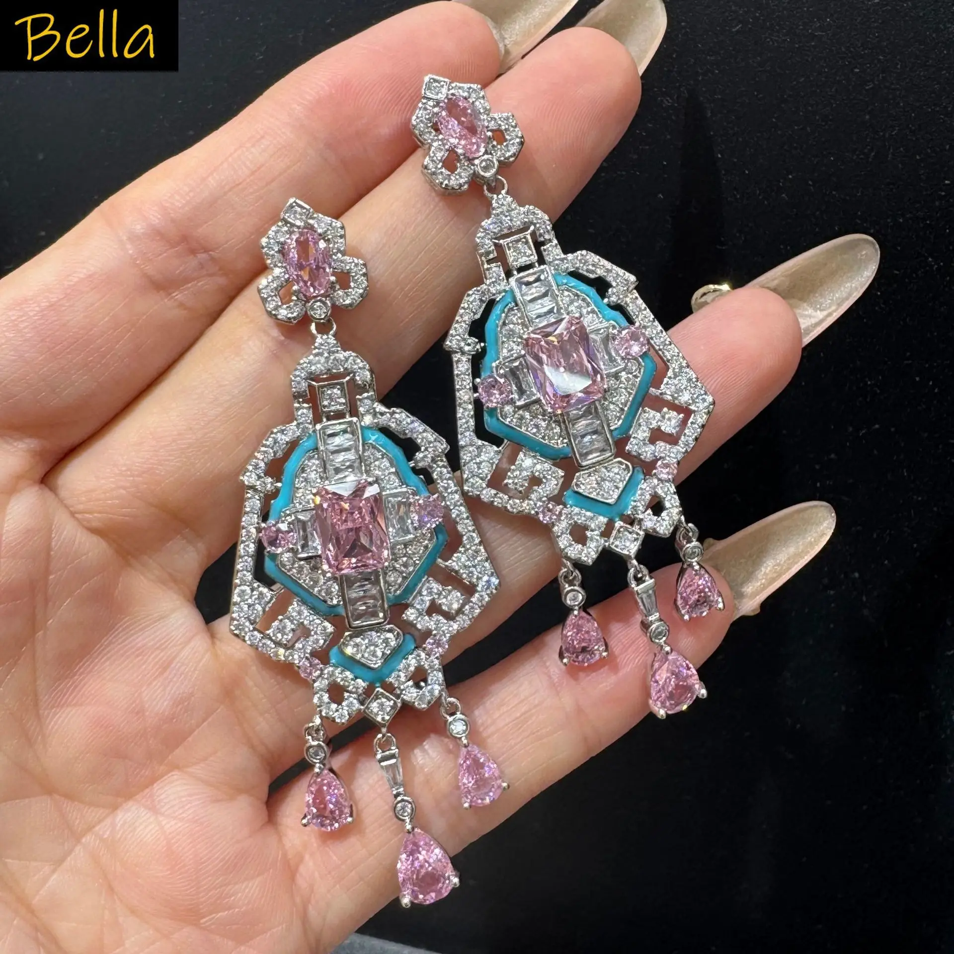 luxury sparkly earrings for women zirconia jewelry dinner party gown dangling earrings silver color white blue pink green
luxury sparkly earrings for women zirconia jewelry dinner party gown dangling earrings silver color white blue pink green