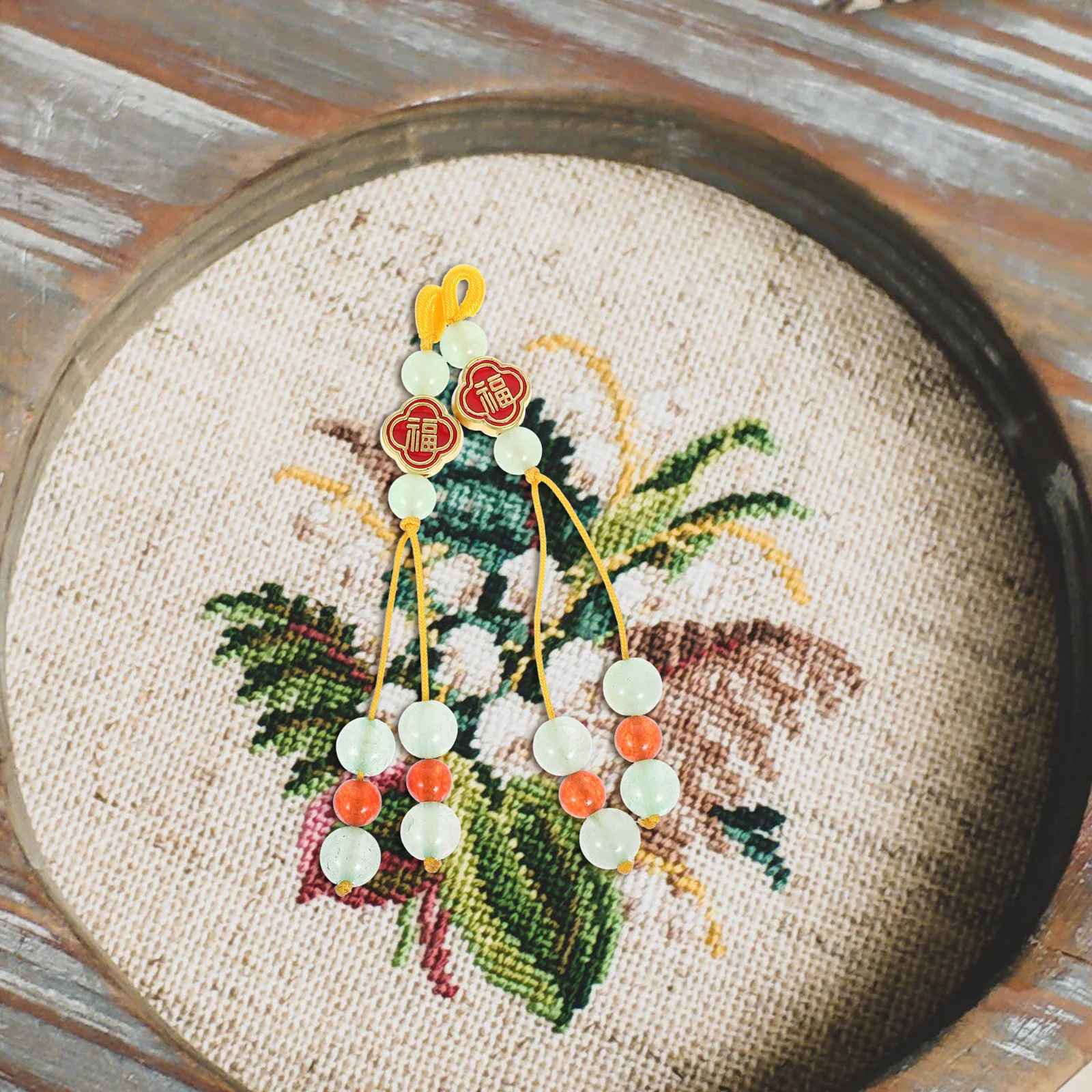 2pcs Vintage Chinese Yun Pendant Soft Tassels Lucky Charm For Car Mirror Bag Phone Decor Jewelry Making Keychain Craft Feng Shui
2pcs Vintage Chinese Yun Pendant Soft Tassels Lucky Charm For Car Mirror Bag Phone Decor Jewelry Making Keychain Craft Feng Shui