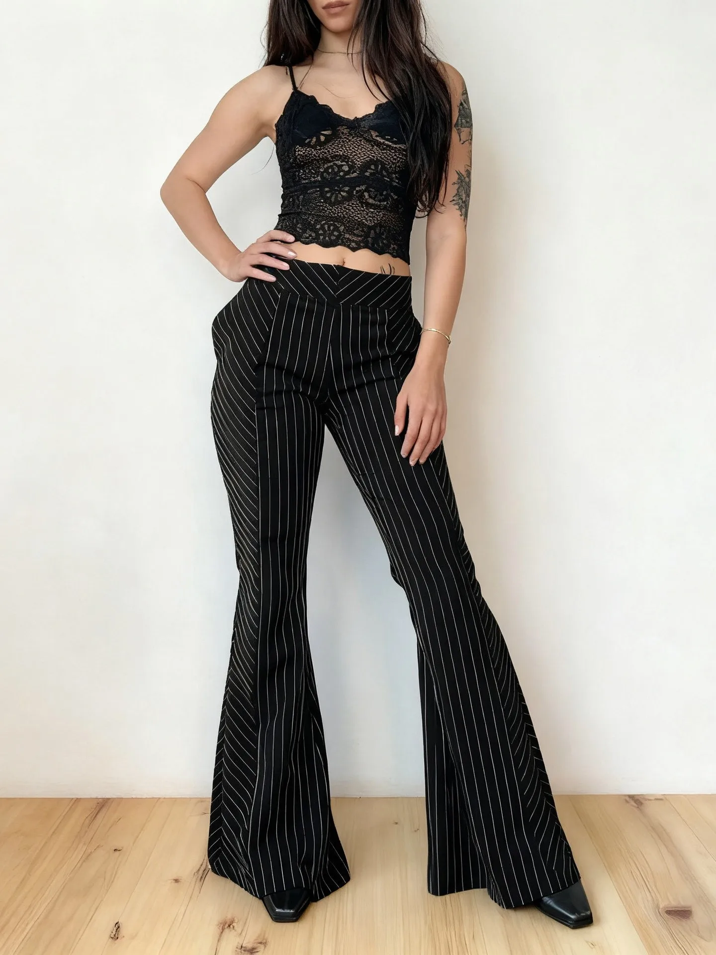 Брюки с низкой талией, расклешенные, в полоску, прямого кроя, повседневные, для работы, из ПВХ-материала, для женщин среднего возраста, модные
Брюки с низкой талией, расклешенные, в полоску, прямого кроя, повседневные, для работы, из ПВХ-материала, для женщин среднего возраста, модные