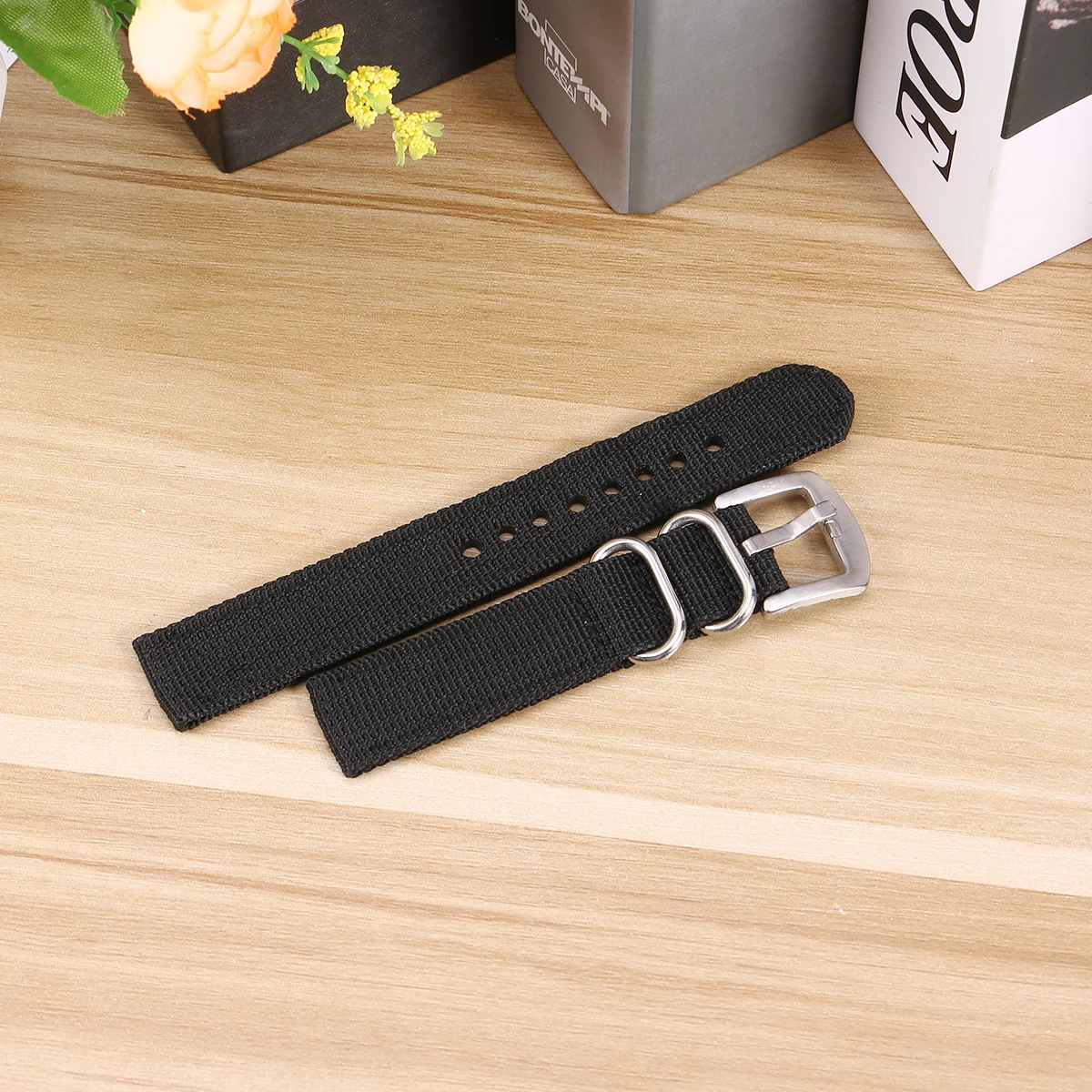 18MM Waterproof Watch Strap Canvas Replacement Bands for Men Fashion Watchband Most Watches Comfortable
18MM Waterproof Watch Strap Canvas Replacement Bands for Men Fashion Watchband Most Watches Comfortable