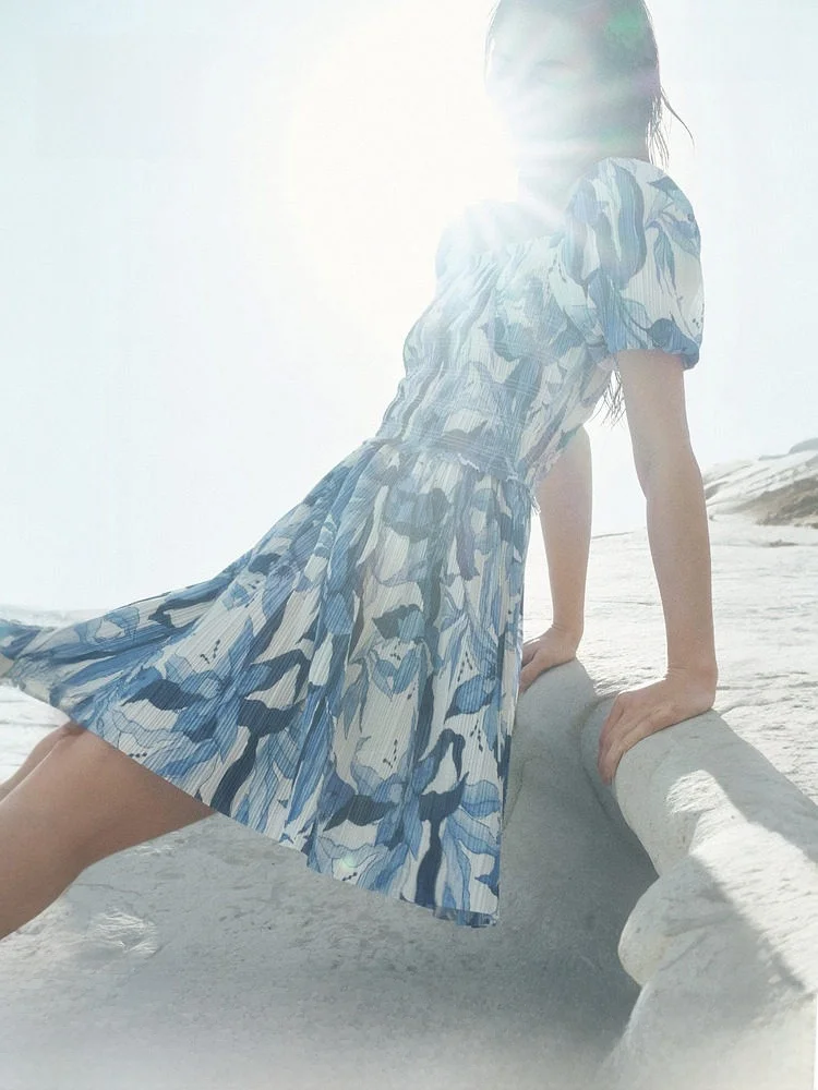 Женская весенняя юбка H&M с эффектом сборки и складок, А-силуэт, повседневная, из полиэстера, короткая
Женская весенняя юбка H&M с эффектом сборки и складок, А-силуэт, повседневная, из полиэстера, короткая