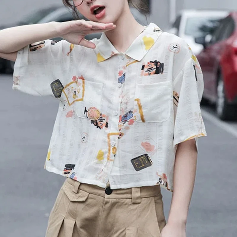 Japanese Style Sweet Summer New Thin Shirts Women Polo-Neck Printing Pockets Single Breasted Vintage Fashion Short Sleeve Tops
Japanese Style Sweet Summer New Thin Shirts Women Polo-Neck Printing Pockets Single Breasted Vintage Fashion Short Sleeve Tops