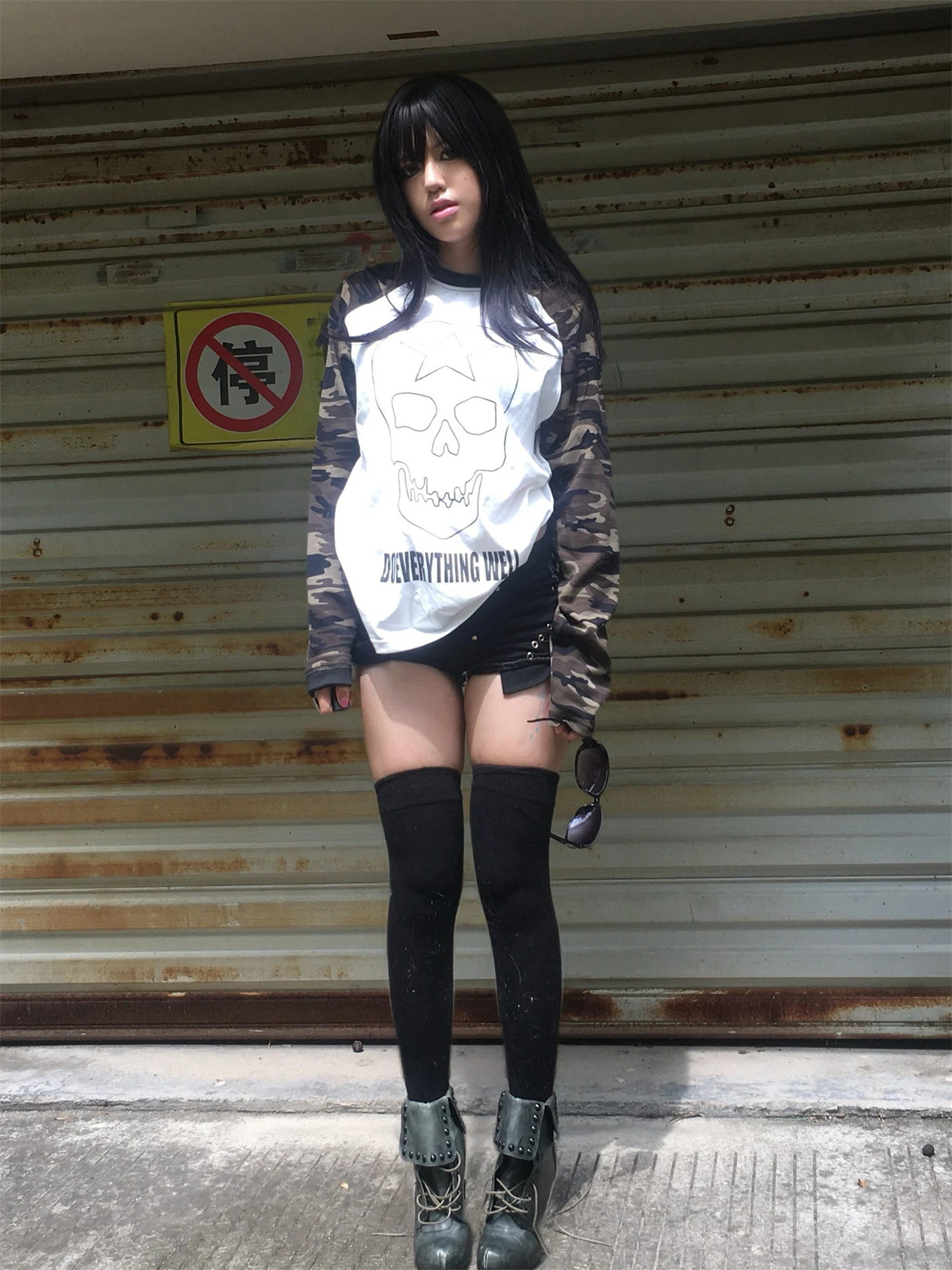 Women's Long Sleeve Raglan T-shirt Camo Sleeves Skull Graphic Print Edgy Streetwear Casual Fashion Top 2025
Women's Long Sleeve Raglan T-shirt Camo Sleeves Skull Graphic Print Edgy Streetwear Casual Fashion Top 2025