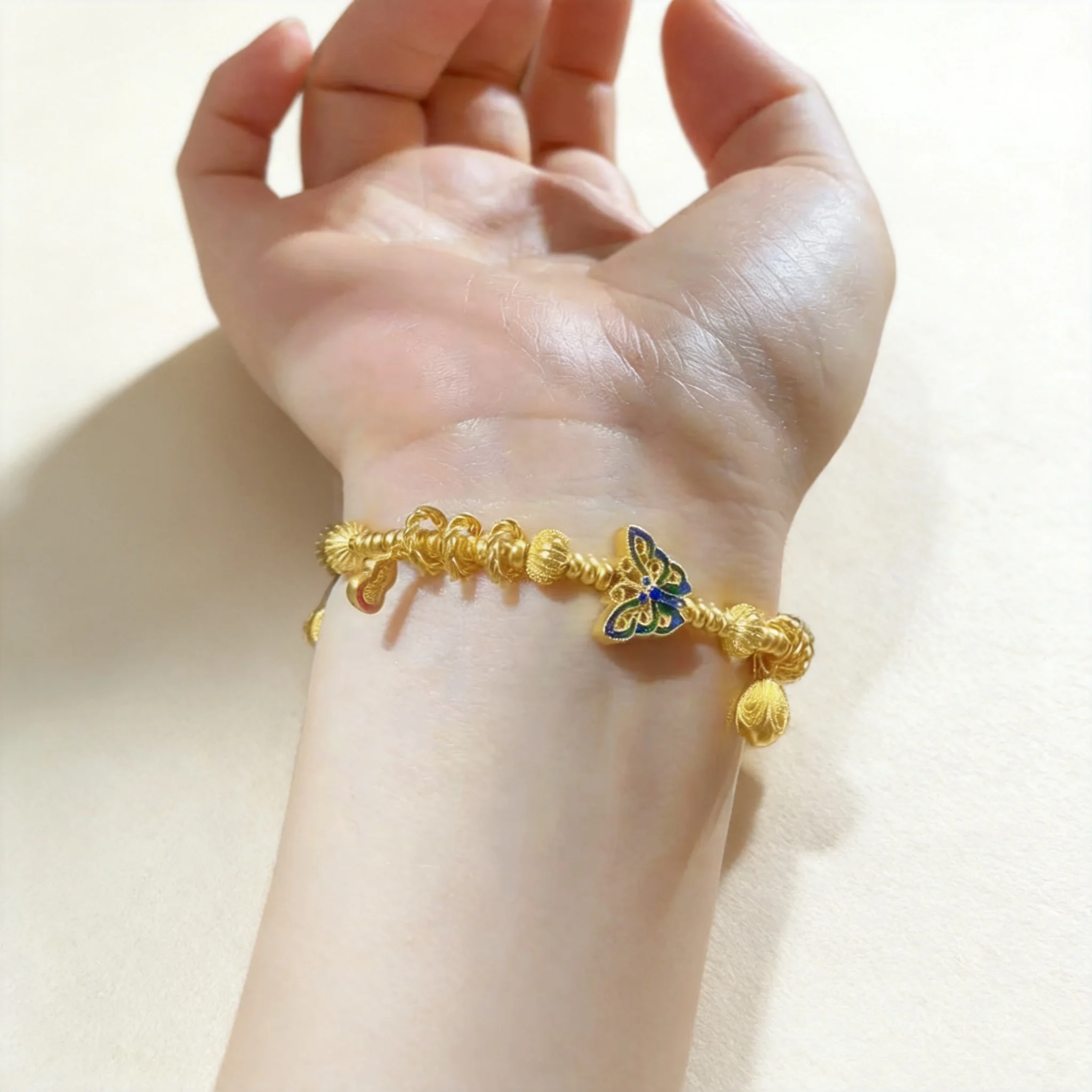 Traditional Chinese Style Lucky Auspicious Enamel Butterfly Bracelet For Women Gold Plated Vintage Blessing Jewelry Elegant Luxu
Traditional Chinese Style Lucky Auspicious Enamel Butterfly Bracelet For Women Gold Plated Vintage Blessing Jewelry Elegant Luxu