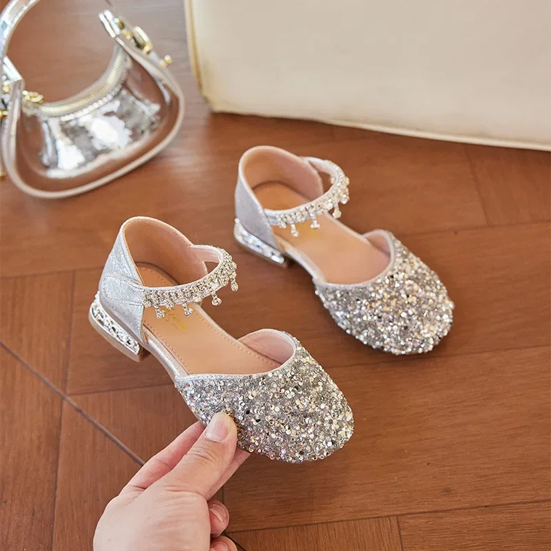 Children Princess Shoes for Girls 2025 Summer New Fashion Korean Style Soft Bottom Anti-slippery Versatile Chic Performance Shoe
Children Princess Shoes for Girls 2025 Summer New Fashion Korean Style Soft Bottom Anti-slippery Versatile Chic Performance Shoe