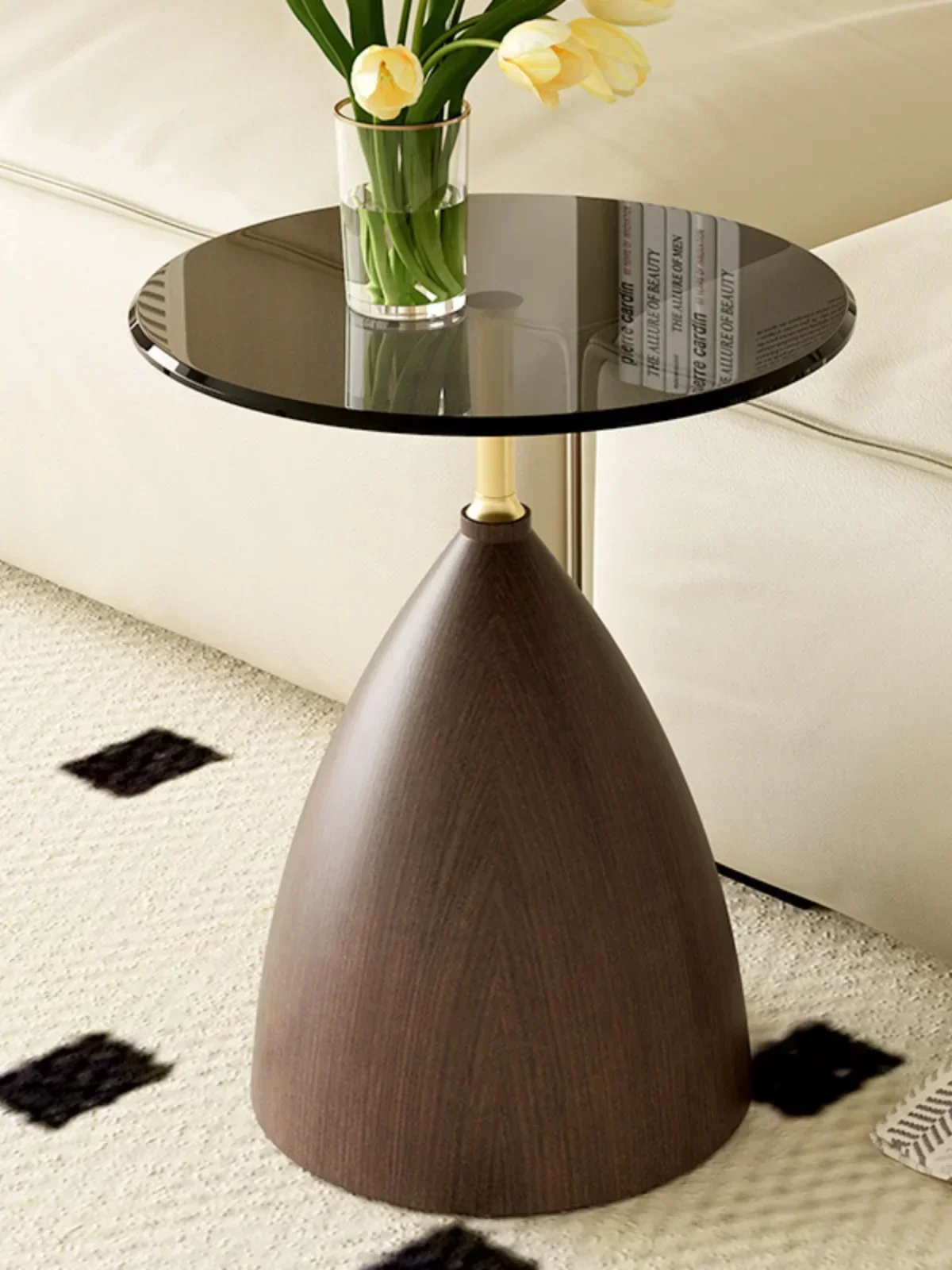 Стол для домашней столовой, приставной столик к дивану, минималистичный современный маленький столик, простой домашний кофейный столик, угловой столик для гостиной. Хит продаж.
Стол для домашней столовой, приставной столик к дивану, минималистичный современный маленький столик, простой домашний кофейный столик, угловой столик для гостиной. Хит продаж.