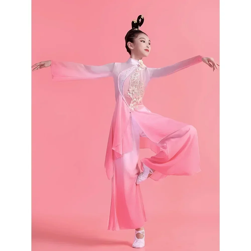 Chinese costume hanfu new children's classical stage costumes umbrella dance ethnic girls Yangko clothing fan dance
Chinese costume hanfu new children's classical stage costumes umbrella dance ethnic girls Yangko clothing fan dance