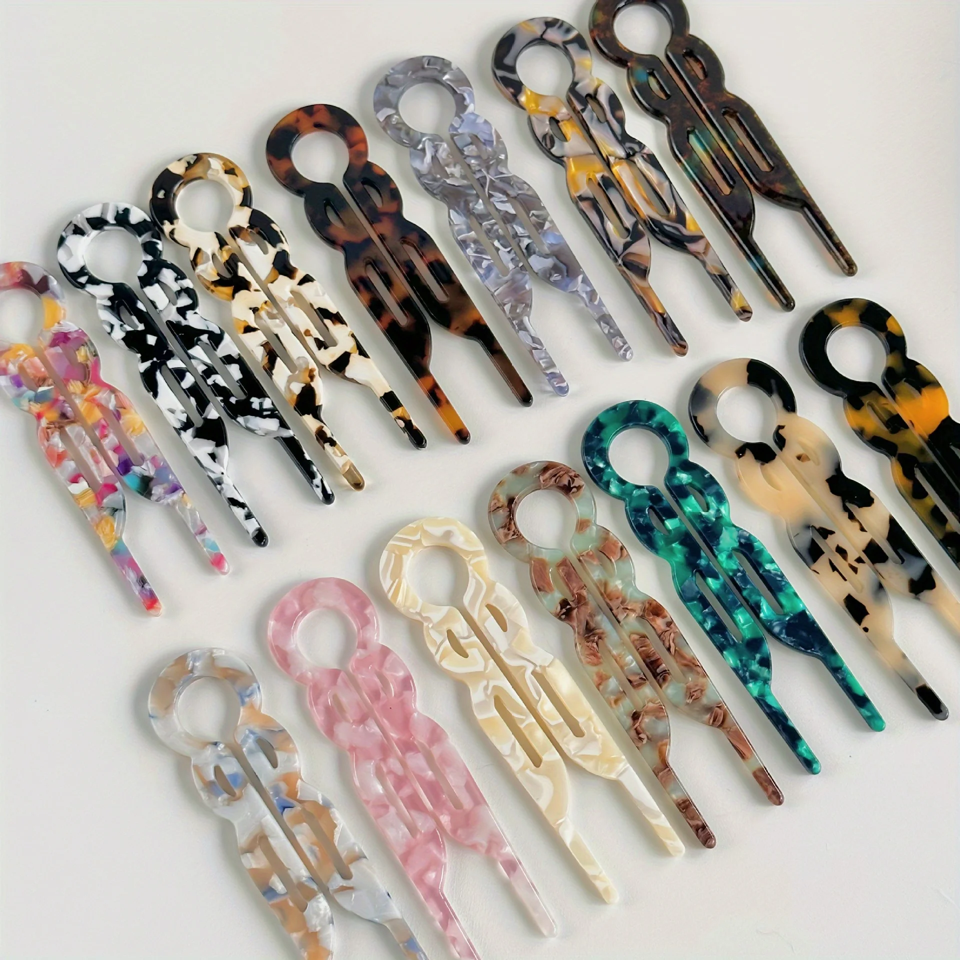 Hair Clips for Women,Designed for Vintage U-Shaped Hairstyles,Featuring U-Shaped French Hairpins,Suitable for Curl up your hair
Hair Clips for Women,Designed for Vintage U-Shaped Hairstyles,Featuring U-Shaped French Hairpins,Suitable for Curl up your hair