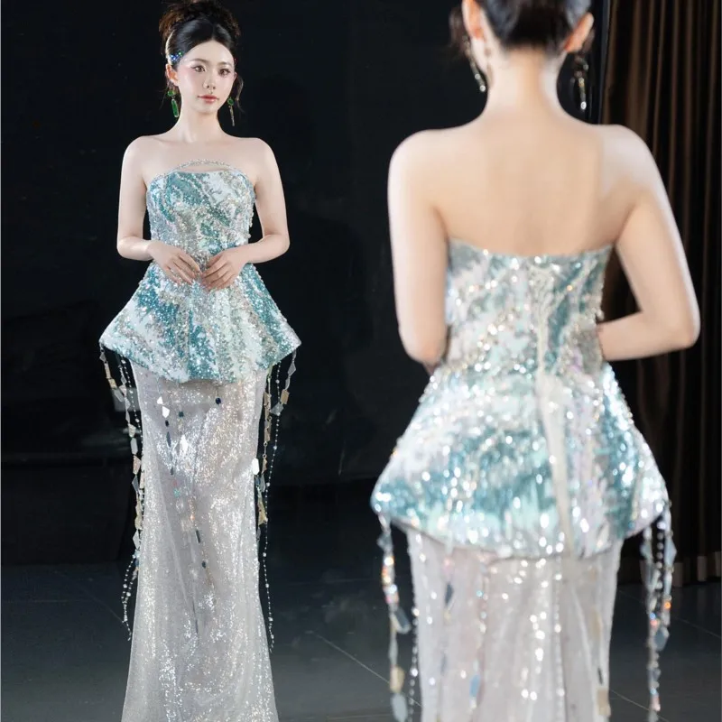 A new strapless sequined morning gown light luxury evening dress and toasting
A new strapless sequined morning gown light luxury evening dress and toasting