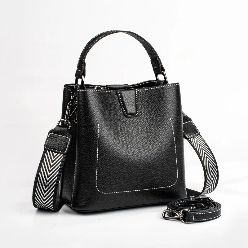 2025 Genuine Leather Women's bucket Bag Fashionable Large Capacity Shoulder Bag Luxury design cowhide Versatile Crossbody bag
2025 Genuine Leather Women's bucket Bag Fashionable Large Capacity Shoulder Bag Luxury design cowhide Versatile Crossbody bag