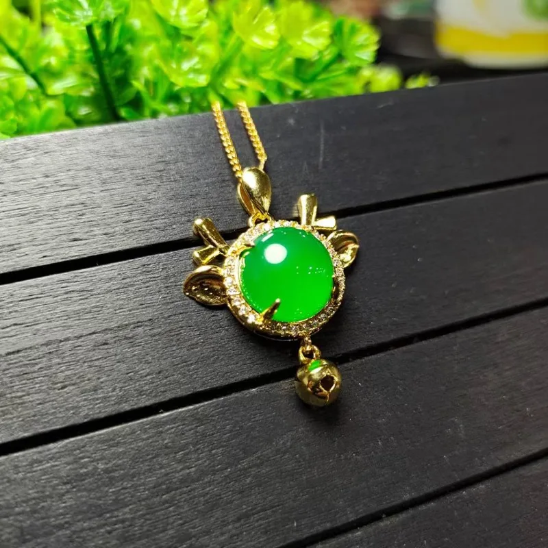 Natural Chalcedony Green Cute and Exquisite Small Pendant.
Natural Chalcedony Green Cute and Exquisite Small Pendant.