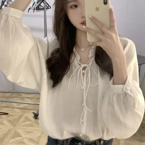 French high-end long-sleeved shirt women's early spring small fragrant style covering the meat and showing thinness lace-up
French high-end long-sleeved shirt women's early spring small fragrant style covering the meat and showing thinness lace-up