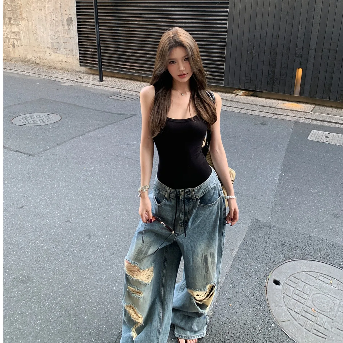 Summer Loose Wide Leg Denim Pants Women's American Retro High Street Hole U-Neck Overall Vest Long Pants High Waist Straight Cut
Summer Loose Wide Leg Denim Pants Women's American Retro High Street Hole U-Neck Overall Vest Long Pants High Waist Straight Cut
