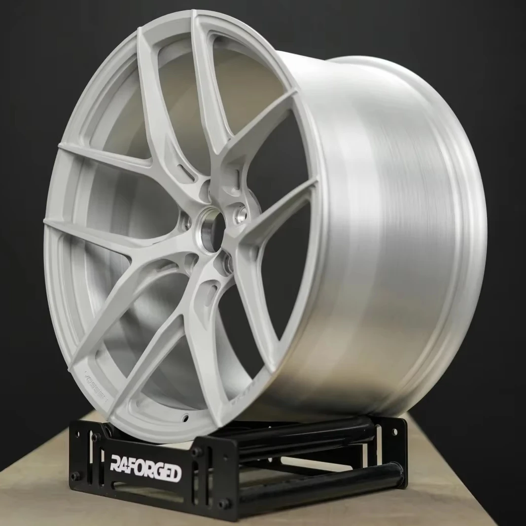 1-Piece 17 18x8 19x8.5 19x9.5 5x100 5x108 5x112 5x114.3 5x120 Cast Forged Alloy Car Wheels for Car E36 E60 E61 F18 F30 S450
1-Piece 17 18x8 19x8.5 19x9.5 5x100 5x108 5x112 5x114.3 5x120 Cast Forged Alloy Car Wheels for Car E36 E60 E61 F18 F30 S450