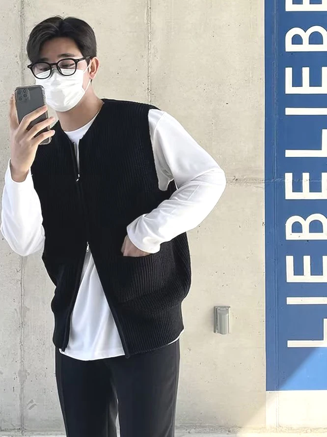 Slim Fit Knitted Vest Casual American Sle No Sve Zipper Leisure Workwear Double ket Sweater Soft Fine Yarn round Ne
Slim Fit Knitted Vest Casual American Sle No Sve Zipper Leisure Workwear Double ket Sweater Soft Fine Yarn round Ne