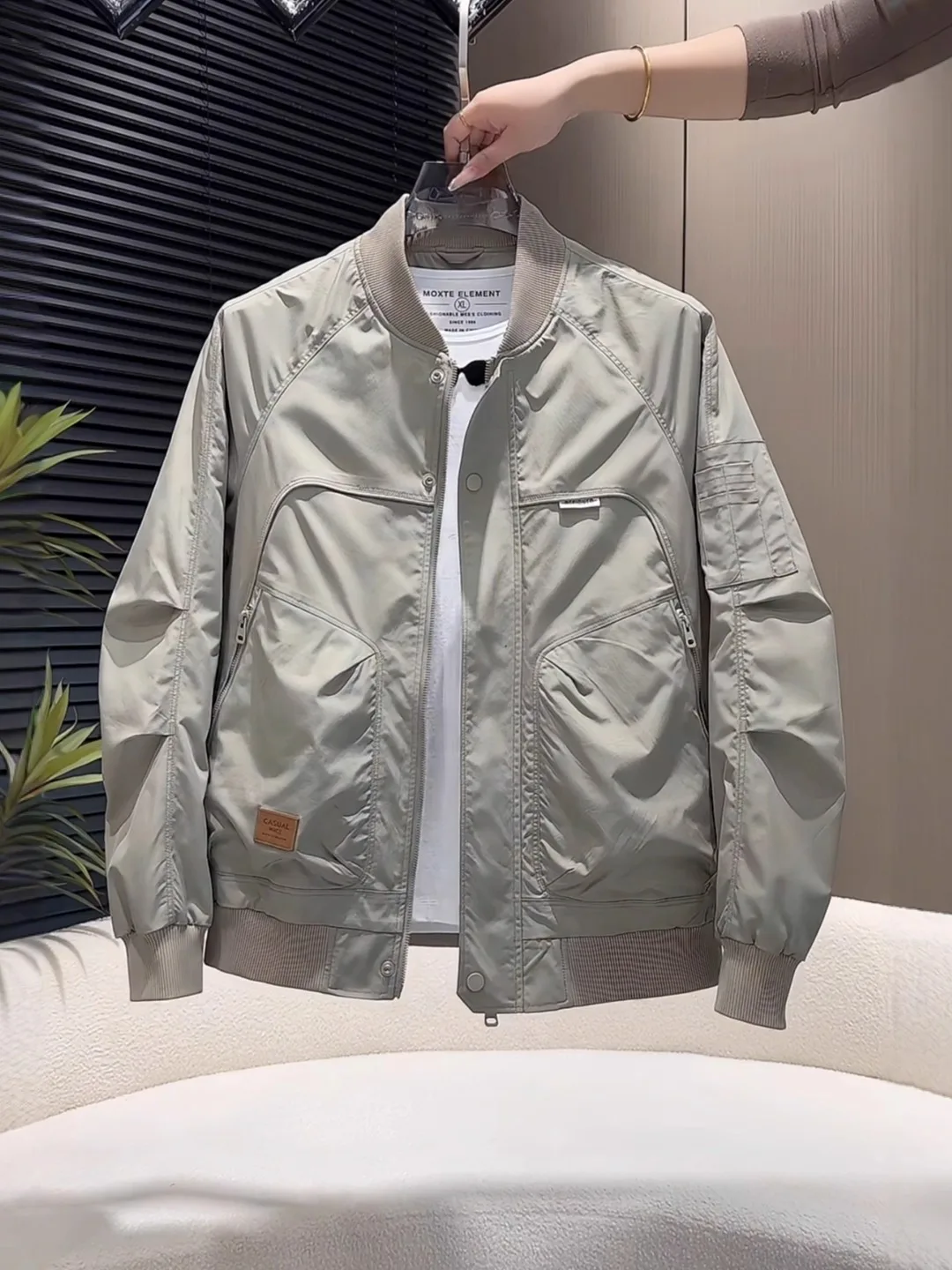 Мужская бейсбольная куртка American Sle, весенне-осенняя модная универсальная повседневная рабочая одежда, верхняя одежда, модный топ Haome
Мужская бейсбольная куртка American Sle, весенне-осенняя модная универсальная повседневная рабочая одежда, верхняя одежда, модный топ Haome