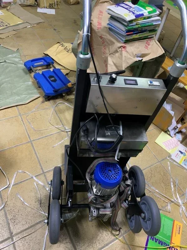 6 wheels 200KG Electric stair climber Up and down stairs truck Heavy, heavy, moving Tool 1000w pure copper motor 50 type+22ah
6 wheels 200KG Electric stair climber Up and down stairs truck Heavy, heavy, moving Tool 1000w pure copper motor 50 type+22ah