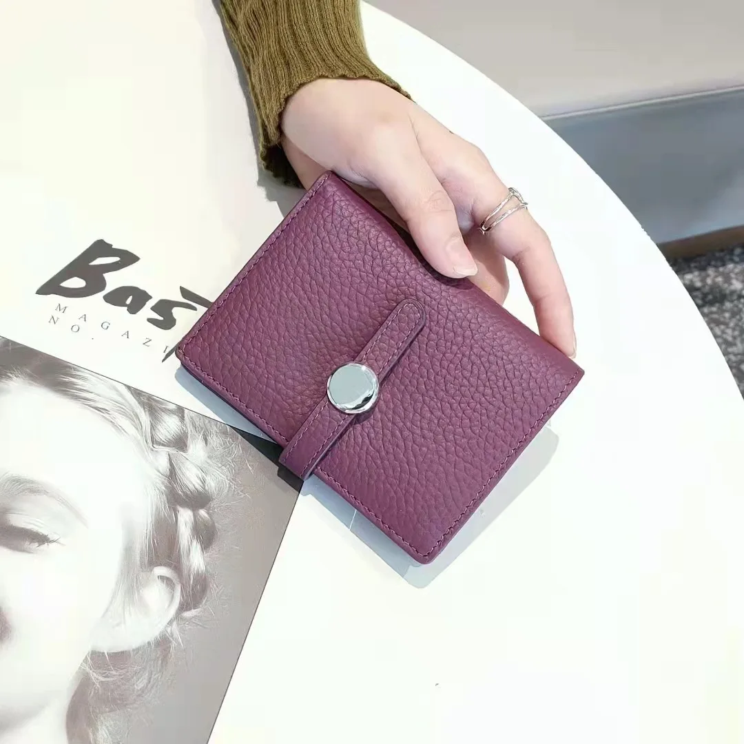 New Brand Design Women Wallets Genuine Leather Short Wallet Fashion Hasp 2-fold Billfold Grained Calfskin Purse Card Holder
New Brand Design Women Wallets Genuine Leather Short Wallet Fashion Hasp 2-fold Billfold Grained Calfskin Purse Card Holder
