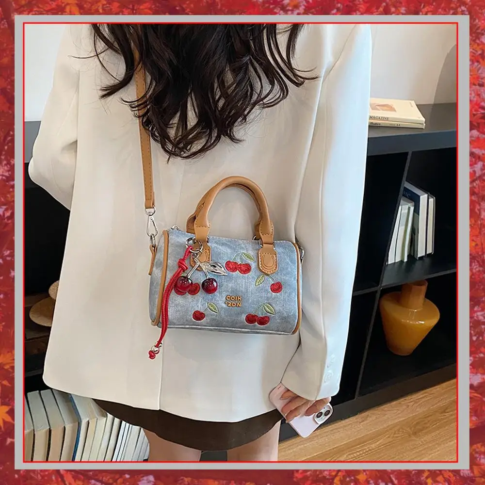Trendy Pillow Crossbody Bag for Women PU Leather Stylish Handbag with Cute Pendant for Daily Commute & Casual Outings
Trendy Pillow Crossbody Bag for Women PU Leather Stylish Handbag with Cute Pendant for Daily Commute & Casual Outings