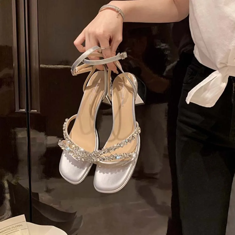 Diamond-Heeled Mid-Heel Sandals, Square-Toed Curved High Heels, High Heels, Large Size, Women's Shoes, New Summer Style
Diamond-Heeled Mid-Heel Sandals, Square-Toed Curved High Heels, High Heels, Large Size, Women's Shoes, New Summer Style