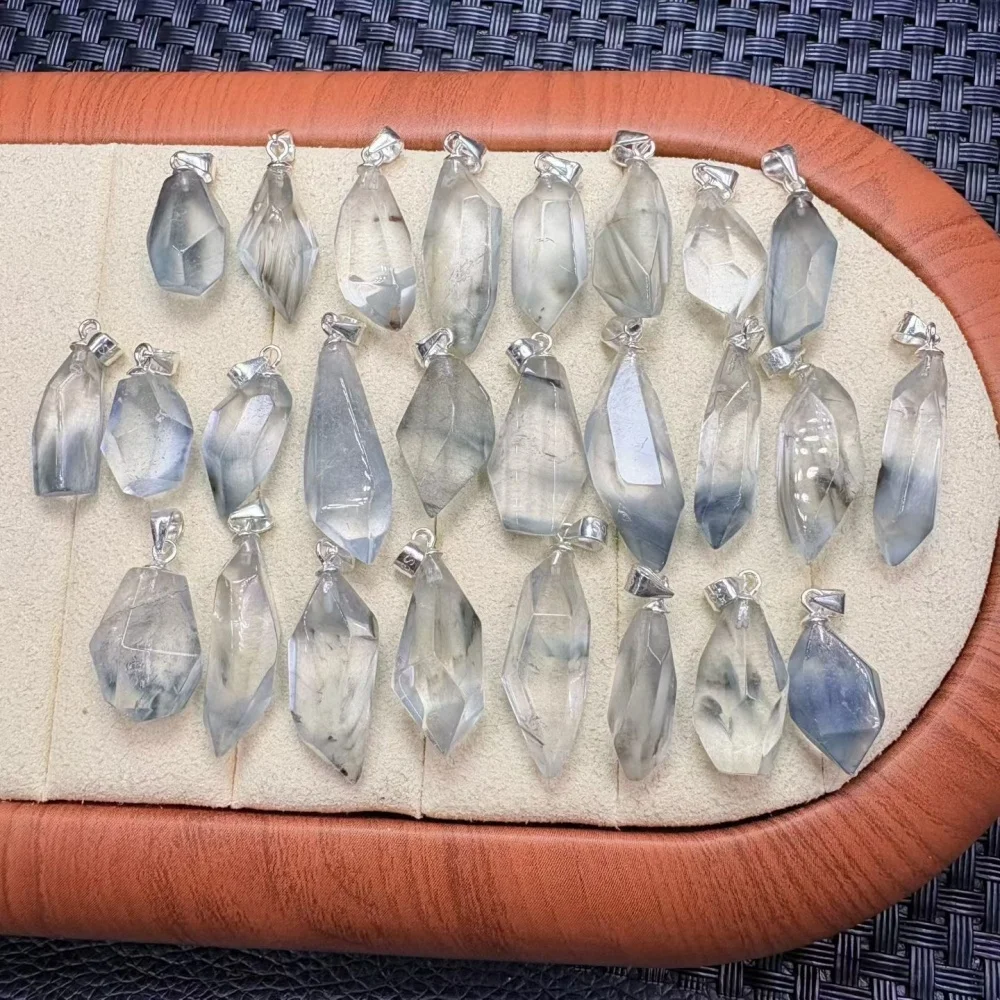 1PCS Natural Blue Rabbit Hair Quartz Crystal Pendant Polished Crystal Reiki Healing Jewelry Gift Rock Decoration S925
1PCS Natural Blue Rabbit Hair Quartz Crystal Pendant Polished Crystal Reiki Healing Jewelry Gift Rock Decoration S925