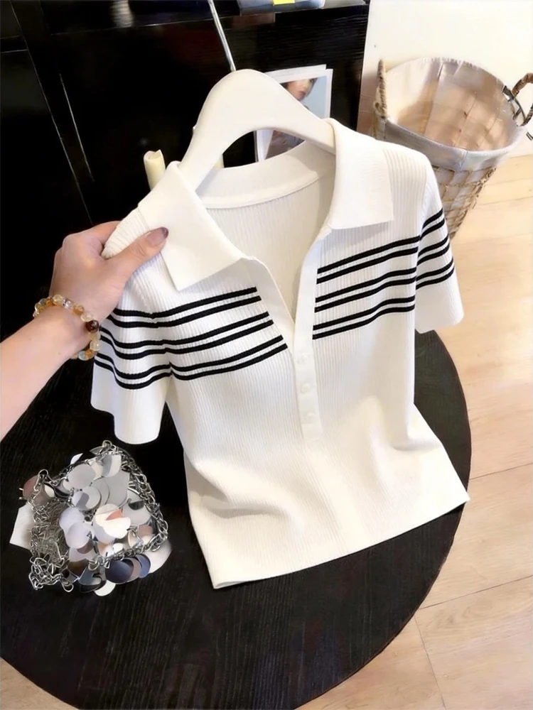 plus Size Women's Korean Style Striped Neck Short Sleeve Knitted Top Breathable Summer Fashion Casual Inner Wear T-shirt
plus Size Women's Korean Style Striped Neck Short Sleeve Knitted Top Breathable Summer Fashion Casual Inner Wear T-shirt