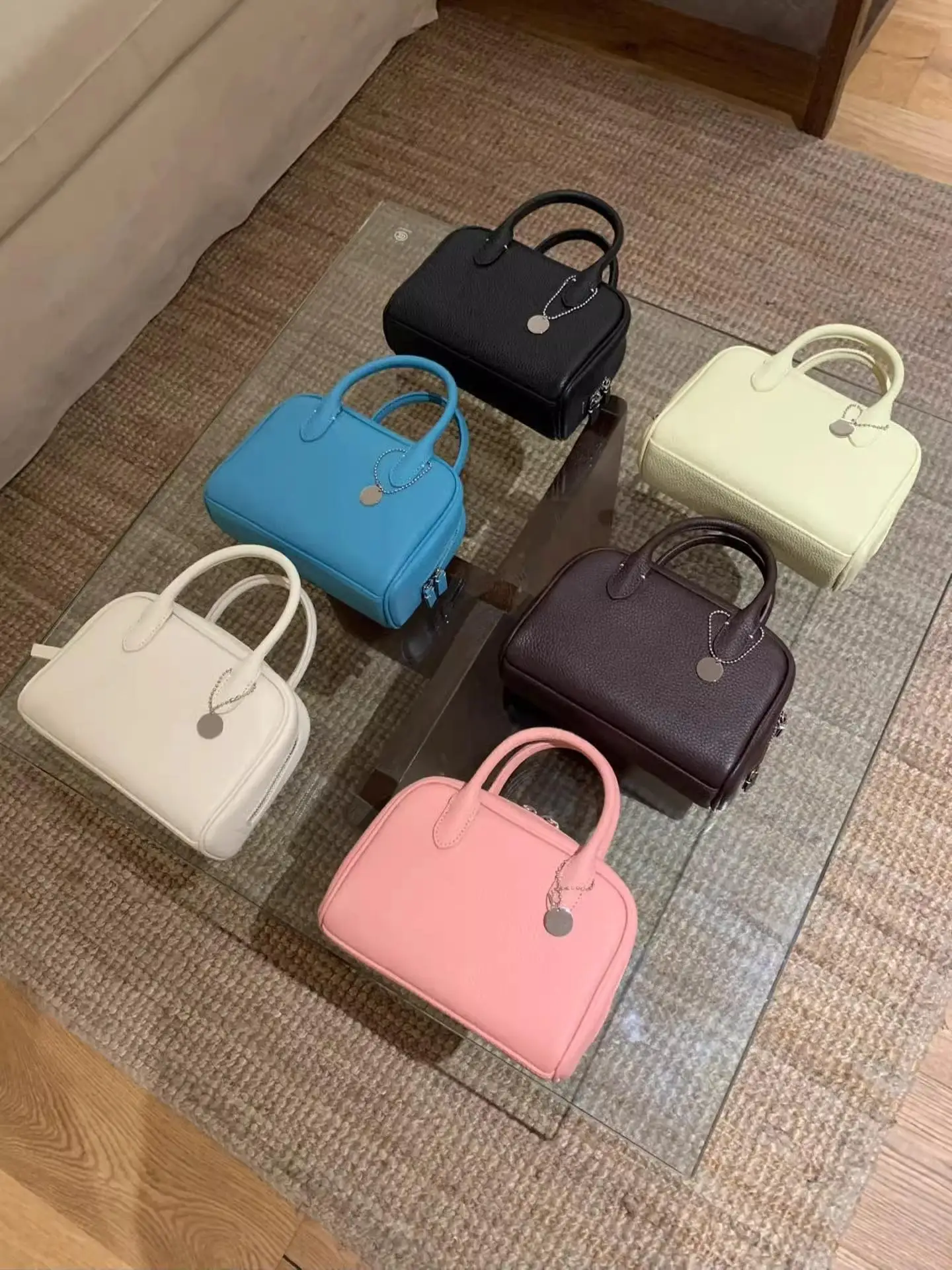 Leather Bowling Bag Women's Crossbody oulder Handbag Single Strap Diagonal Bags Casual Korean Sle Handbags for Ladies 
Leather Bowling Bag Women's Crossbody oulder Handbag Single Strap Diagonal Bags Casual Korean Sle Handbags for Ladies